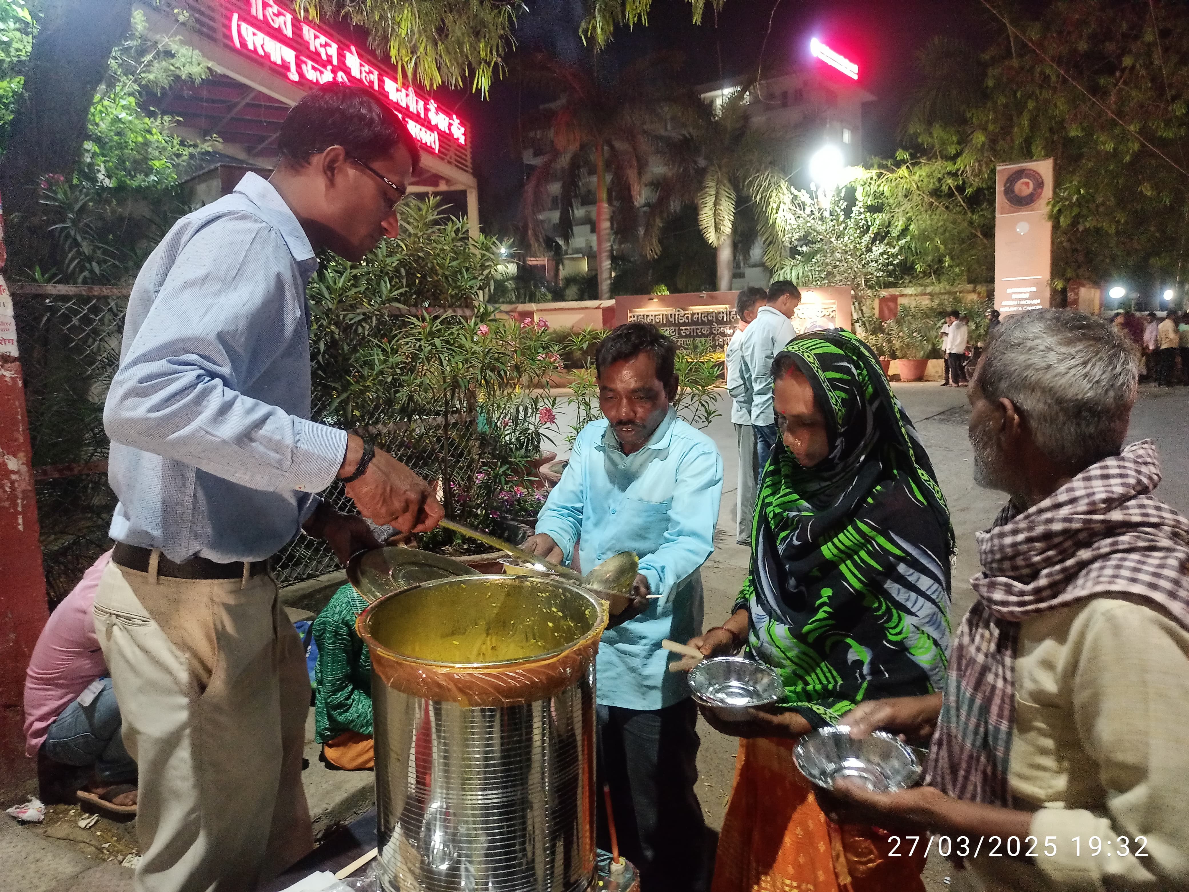 Food distribution to people in need